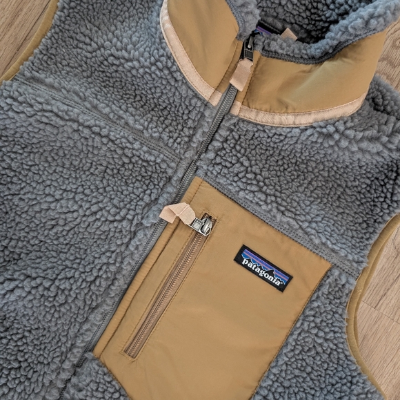 Patagonia Sherpa Vest - Picture 2 of 4